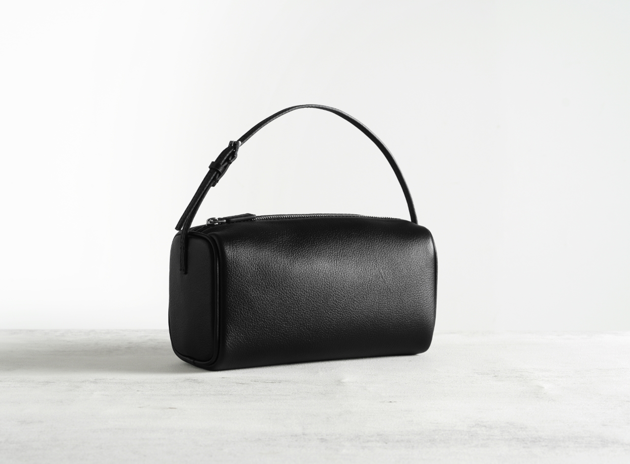 여성용 미니멀리스트 이스트-웨스트 가죽 숄더백 |    - Luxury Bags Quiet 리뷰 및 가격