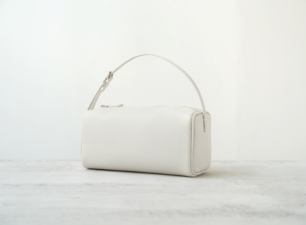 여성용 미니멀리스트 이스트-웨스트 가죽 숄더백 |    - Luxury Bags Quiet 리뷰 및 가격